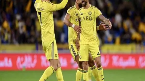 弗里克带队连续不败21场创队史新纪录，恩里克39场不败榜首地位稳固